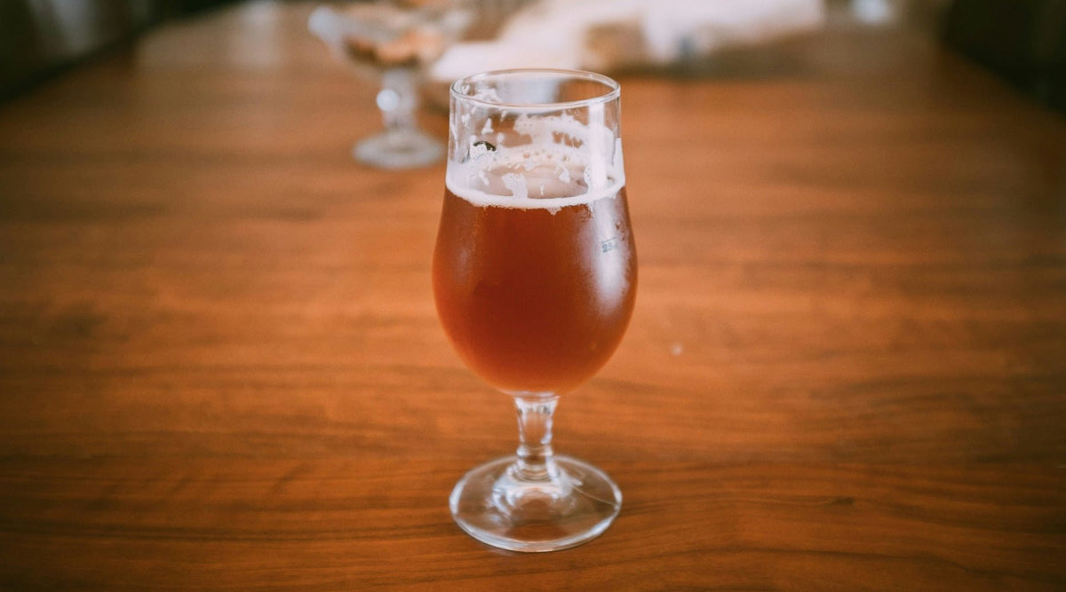 Amber Ales: The Perfect Fall Beer to Warm Up Your Season - Happenstence®
